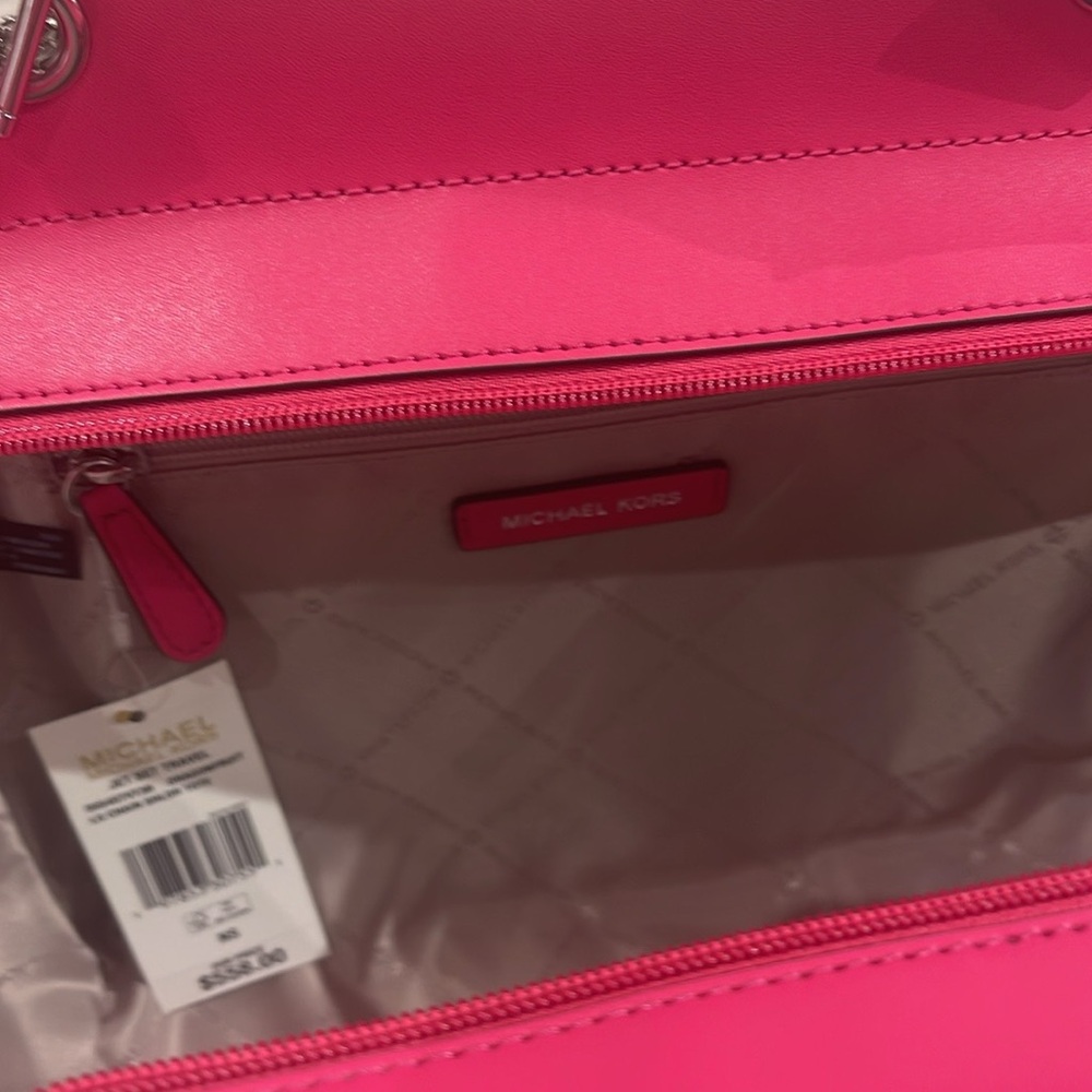 Michael Kors Pink Jet Set Travel Lg Signatr Logo Chain Shoulder Tote
Dragonfruit - Picture 5 of 16